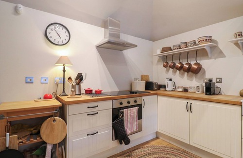 Five Oak Green Cottage | THE PIGGERY, with open fire in Kings Hill