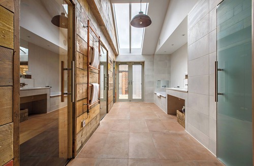 Edgefield Hotel | The Pigs