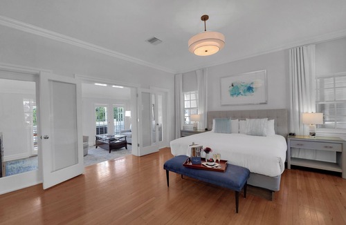 Central Beach Hotel | The Pillars Hotel & Club
