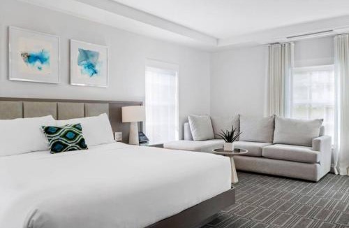 Central Beach Hotel | The Pillars Hotel & Club