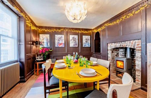 Deal House | The Pilot