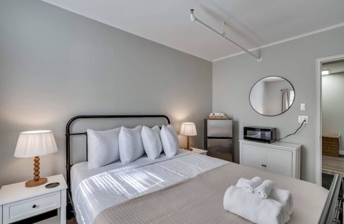 Watertown Bed & Breakfast | The Pine Street Inn - Room 6