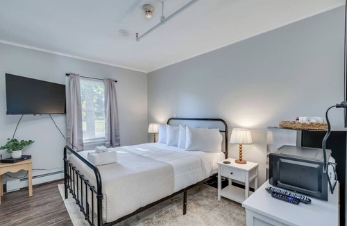 Watertown Bed & Breakfast | The Pine Street Inn - Room 3