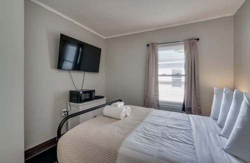Watertown Bed & Breakfast | The Pine Street Inn - Room 2