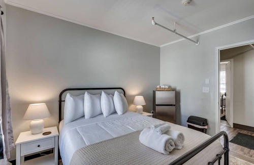 Watertown Bed & Breakfast | The Pine Street Inn - Room 2