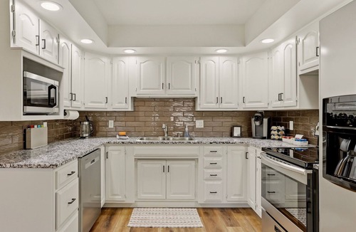 Birch Run Township House | The Pine Tree Haus - Frankenmuth