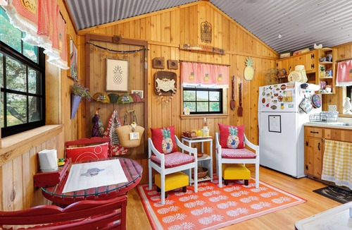 Wimberley Cabin | The Pineapple Ranchette | Charming Romantic Cabin for 2