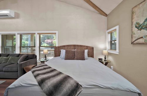 O'Brien Bed & Breakfast | The Pinecone Treehouse