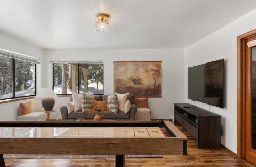 Kingswood Estates House | The Pinecrest Retreat
