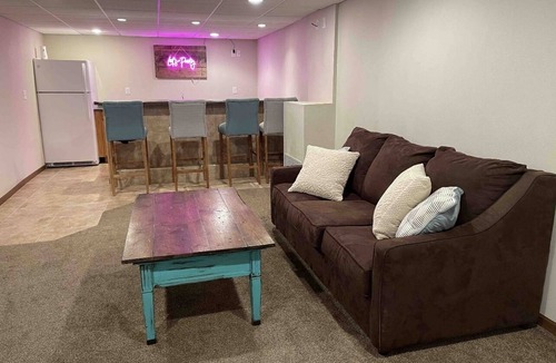 Cedar Rapids House | The Pinehouse - 1 mi to downtown/Czech Village!
