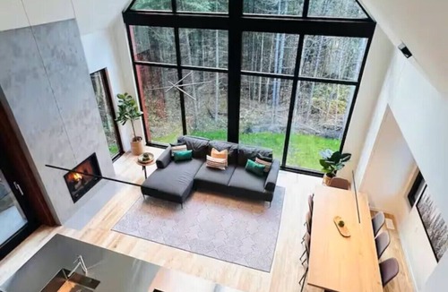 Lac-Superieur Ski Chalet | The Pines Chalet with spa and sauna