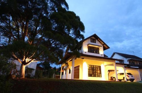 Tanjong Bidara House | The Pines Cottage