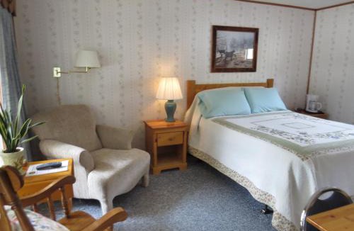 Newcastle Hotel | The Pines Country Inn