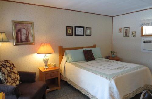 Newcastle Hotel | The Pines Country Inn