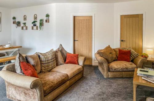 Redruth House | The Pines