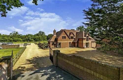 Ringwood House | The Pines