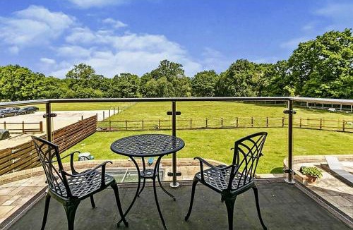 Ringwood House | The Pines