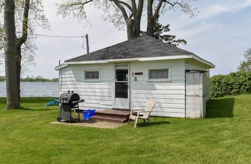 Leeds and the Thousand Islands Resort | The Pines Housekeeping Cottage - Gananoque - Cottage 1