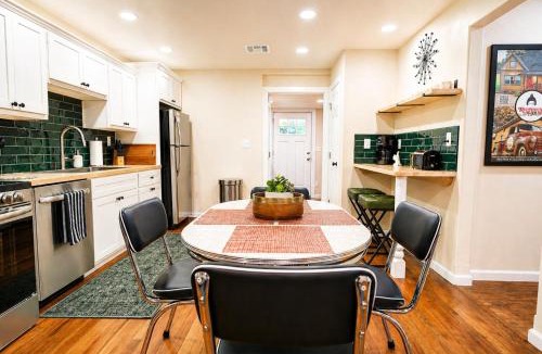 Chickasha House | The Pinewood House Near USAO Close to Downtown