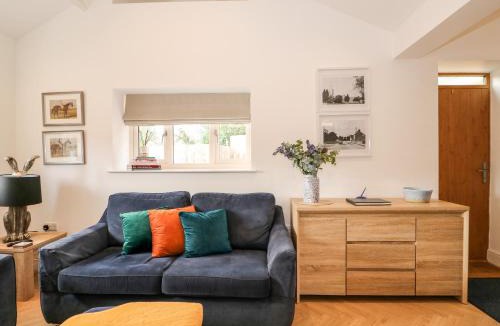 Wymondham House | The Pinfold