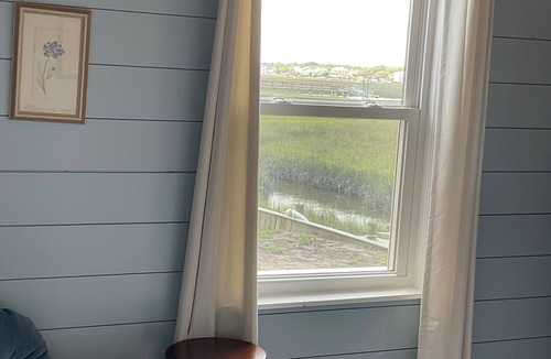 Long Beach Cottage | The Pink cottage on West Beach, water front , short walk to beach
