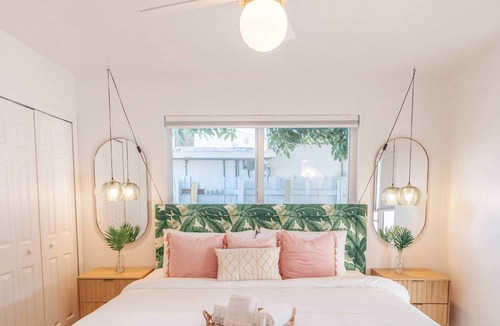 Coral Brook House | The Pink Flamingo Sum