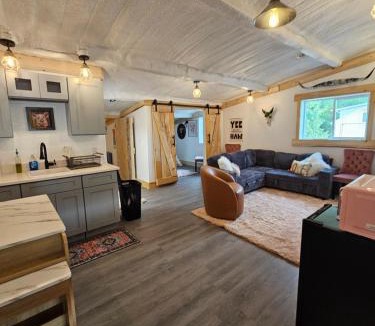 Nephi Apartment | The Pink Hayloft