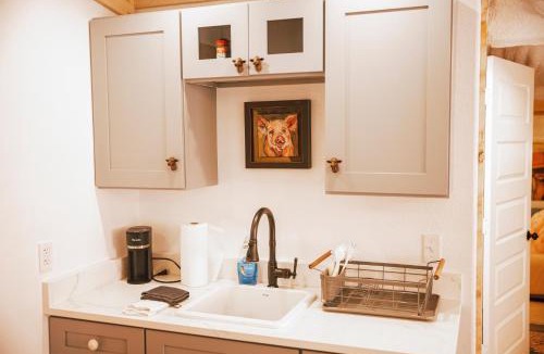 Nephi Apartment | The Pink Hayloft