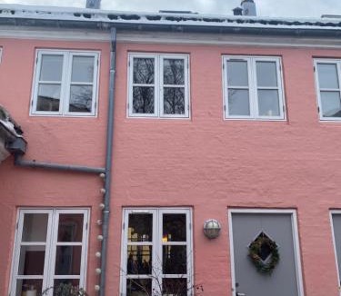 Aalborg Midtby Apartment | The Pink House