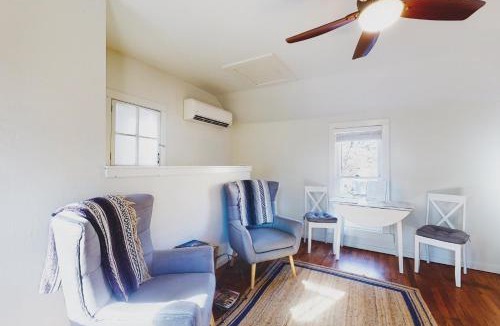 Eureka Springs Historic District Apartment | The Pink House on Main - Upper