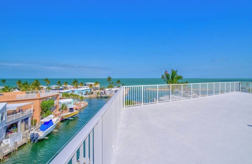 Layton House | The Pink Pearl-Resort Access