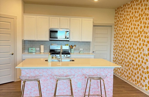 McNeil House | The Pink Stampede: Tremendous 5-bedroom House in vibrant Austin