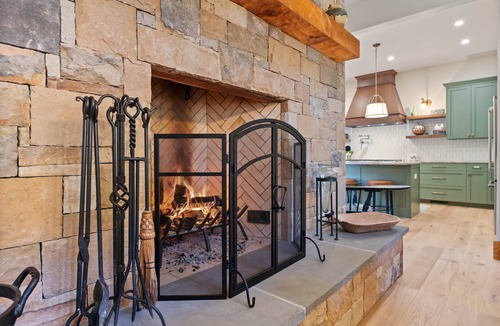 Roseland House | The Pinnacle Ridge Lodge