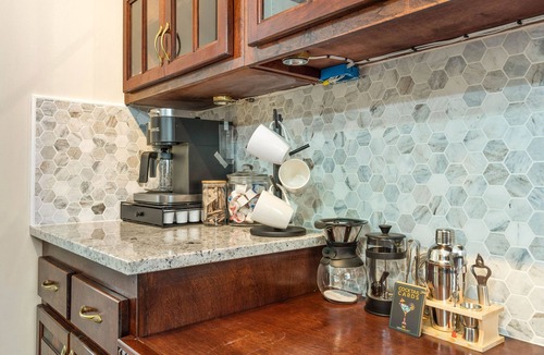 Hanover Place House | The Pioneer - Charming Home Walkable to Streetcar!