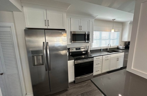 York Beach House | The Pioneer - York Beachfront living