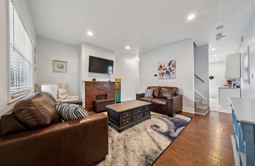 South Side Slopes House | The Pittsburgh Balcony House