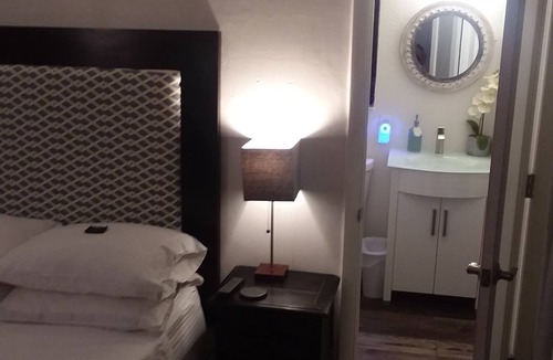 North Andrews Gardens Bed & Breakfast | The Place, a beautiful private and quiet, cozy, room with microwave refrig.
