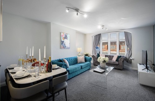 South Shore Apartment | The Place Apartment 4