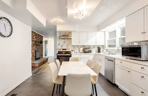 Pulaski Villa | The place of possibilities with amazing heated pool.