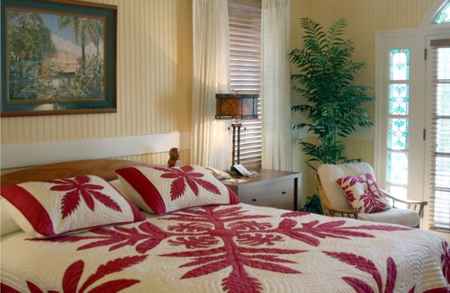 Historic Lahaina Front Street Hotel | The Plantation Inn