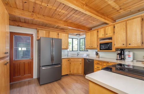 Arnold Cabin | The Play Pen- Hot Tub/Sleeps 15