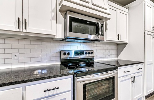 Asian District Condo | The Plaza VIP Lodge 3 Bedroom Condo #H2