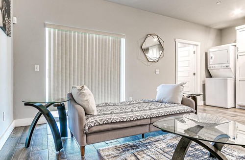 Asian District Condo | The Plaza VIP Lodge 3 Bedroom Condo #H6
