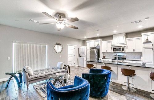 Asian District Condo | The Plaza VIP Lodge 3 Bedroom Condo #H6