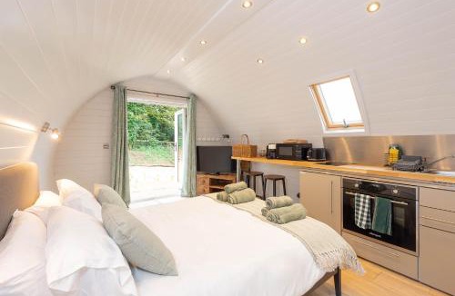 South Leigh Apartment | The Plough Inn Cabins