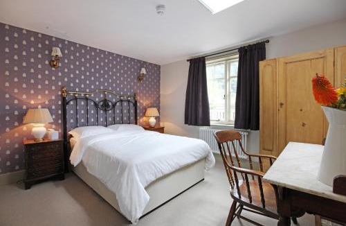 Capel Hotel | The Plough Inn