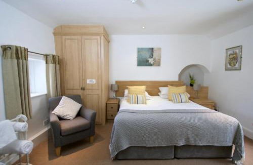 Hathersage Hotel | The Plough Inn