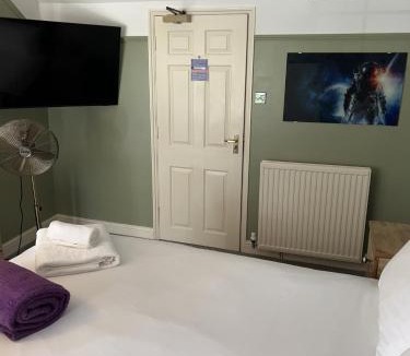 Marsham Hotel | The Plough Inn