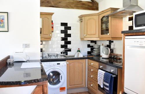 Compton House | The Plough Shed- 24493