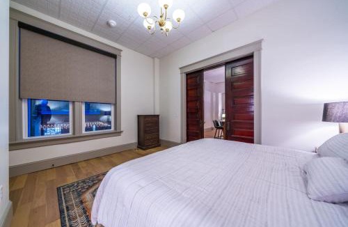 Sedalia Apartment | The Plum Suite